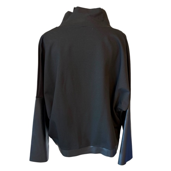 Vegan Leather Accent Zipper Top The Hylma - Picture 10 of 12